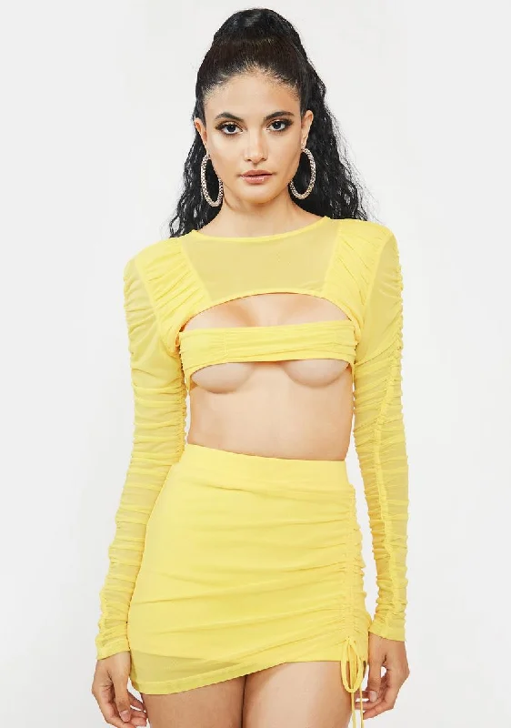 Big Savings On Minimalist Office Styles Lemon Drama Free Ruched Crop Top