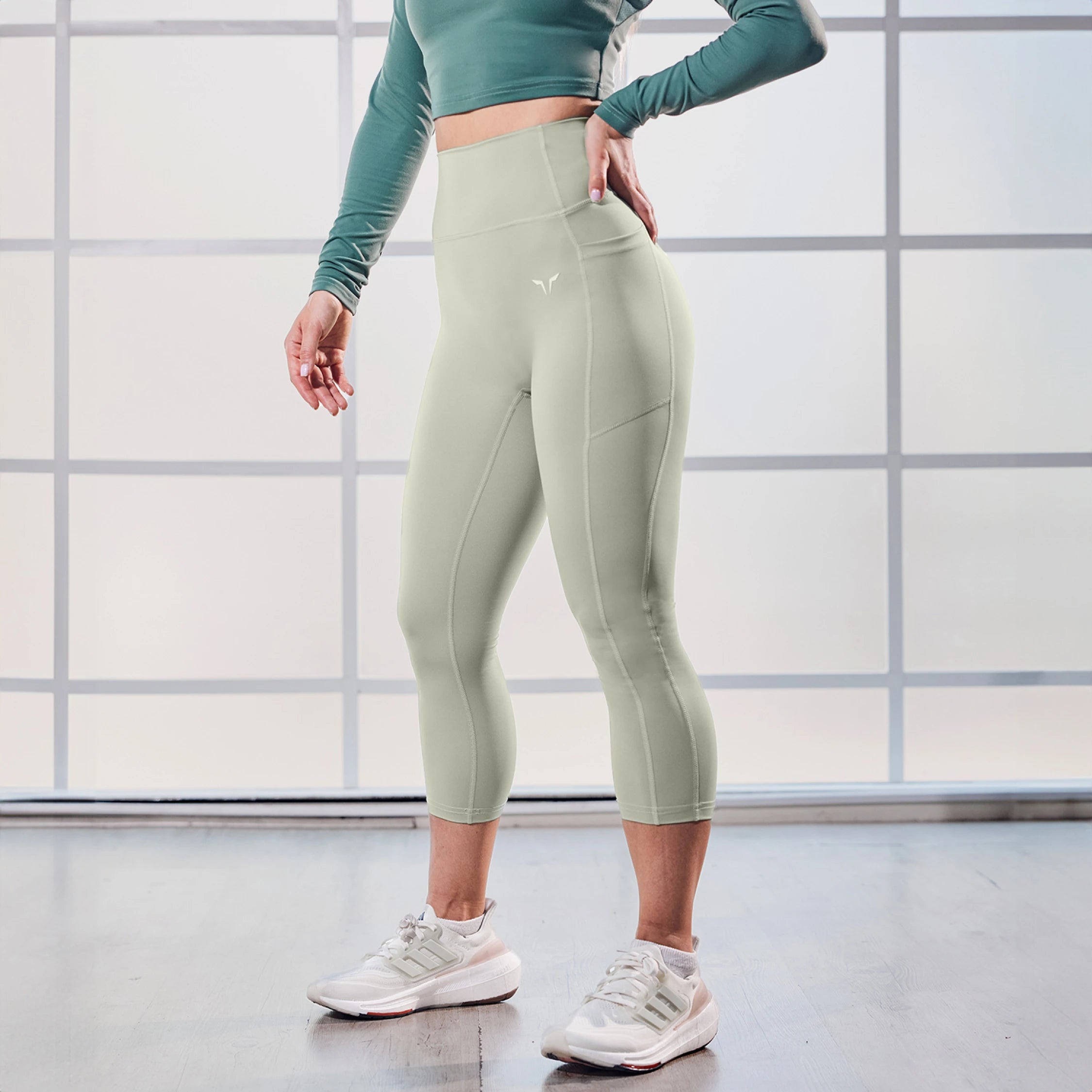 Chic Outfits Essential ACT Leggings 21" 2.0 - Desert Sage