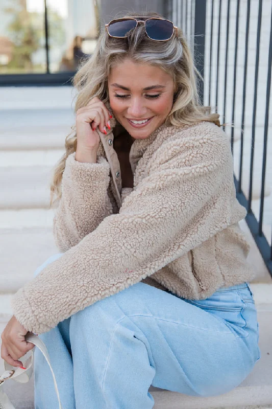 Casual Fashion Headed To The Slopes Beige Sherpa Pullover