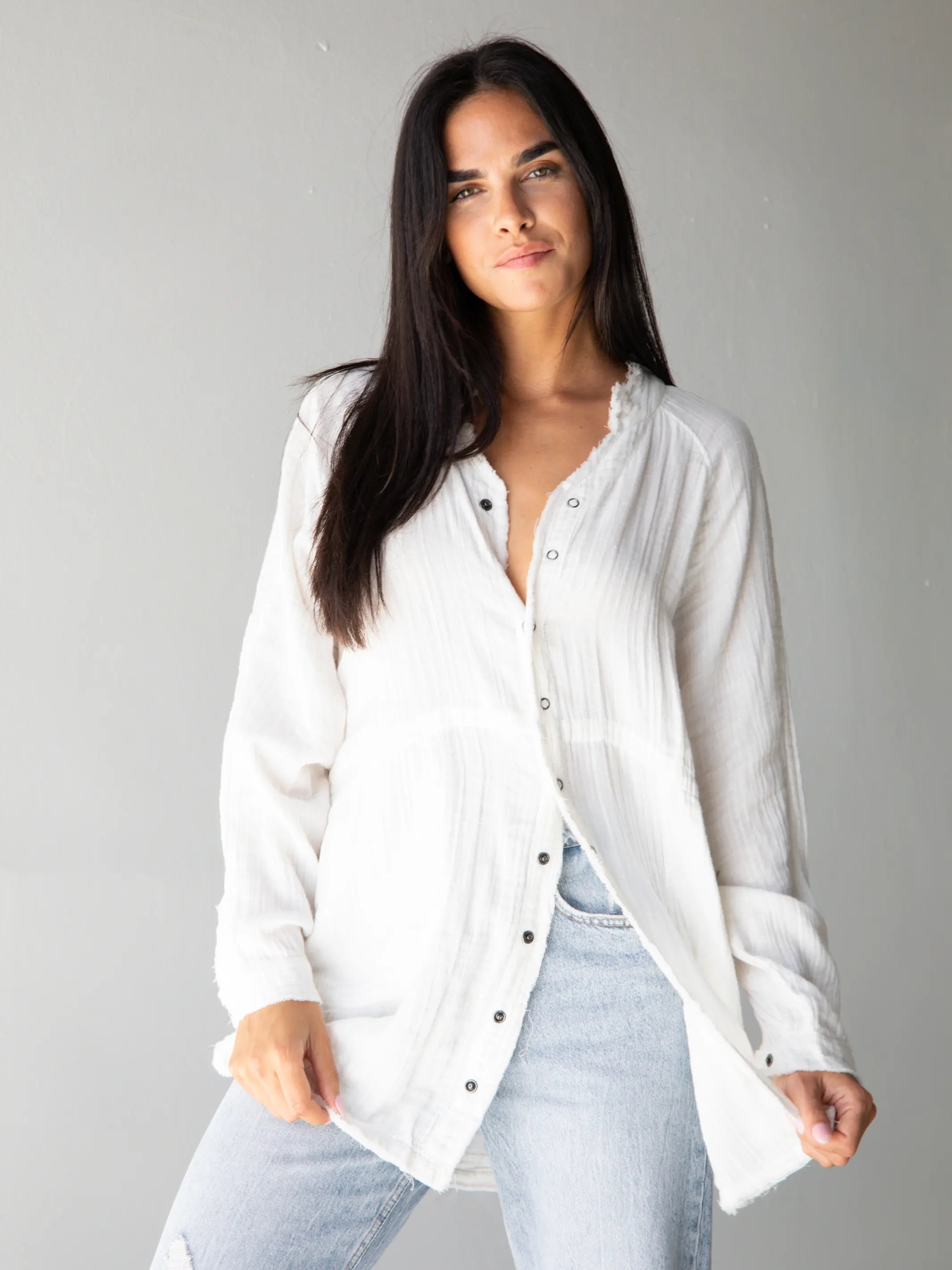 Seasonal Fashion Laid Back Cotton Button Down Top - White