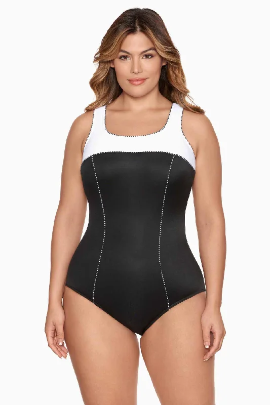 Effortless Sophistication Plus Size Colorblock Touche One Piece Swimsuit