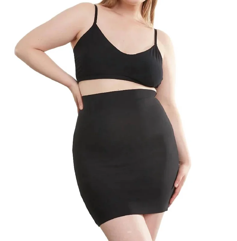 Huge Price Cut Two-Faced Tech Half Slip Skirt In Black