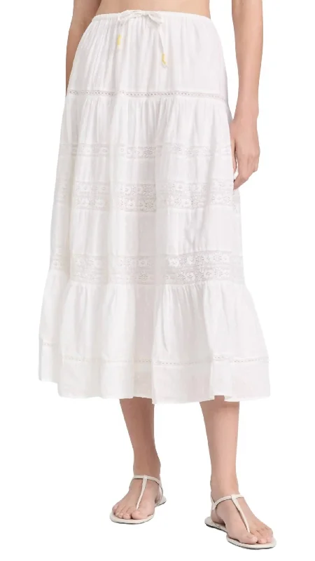 Boutique Styles Vacance Skirt In White